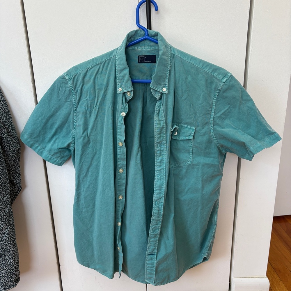 GAP Men's Aqua Casual Button-Down Shirt